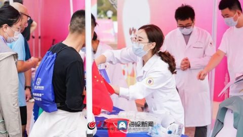 日照口腔医院助力“心口相传 温暖蝶变”城市乐跑节活动